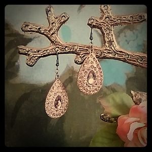 Rose gold teardrop Earrings NWOT